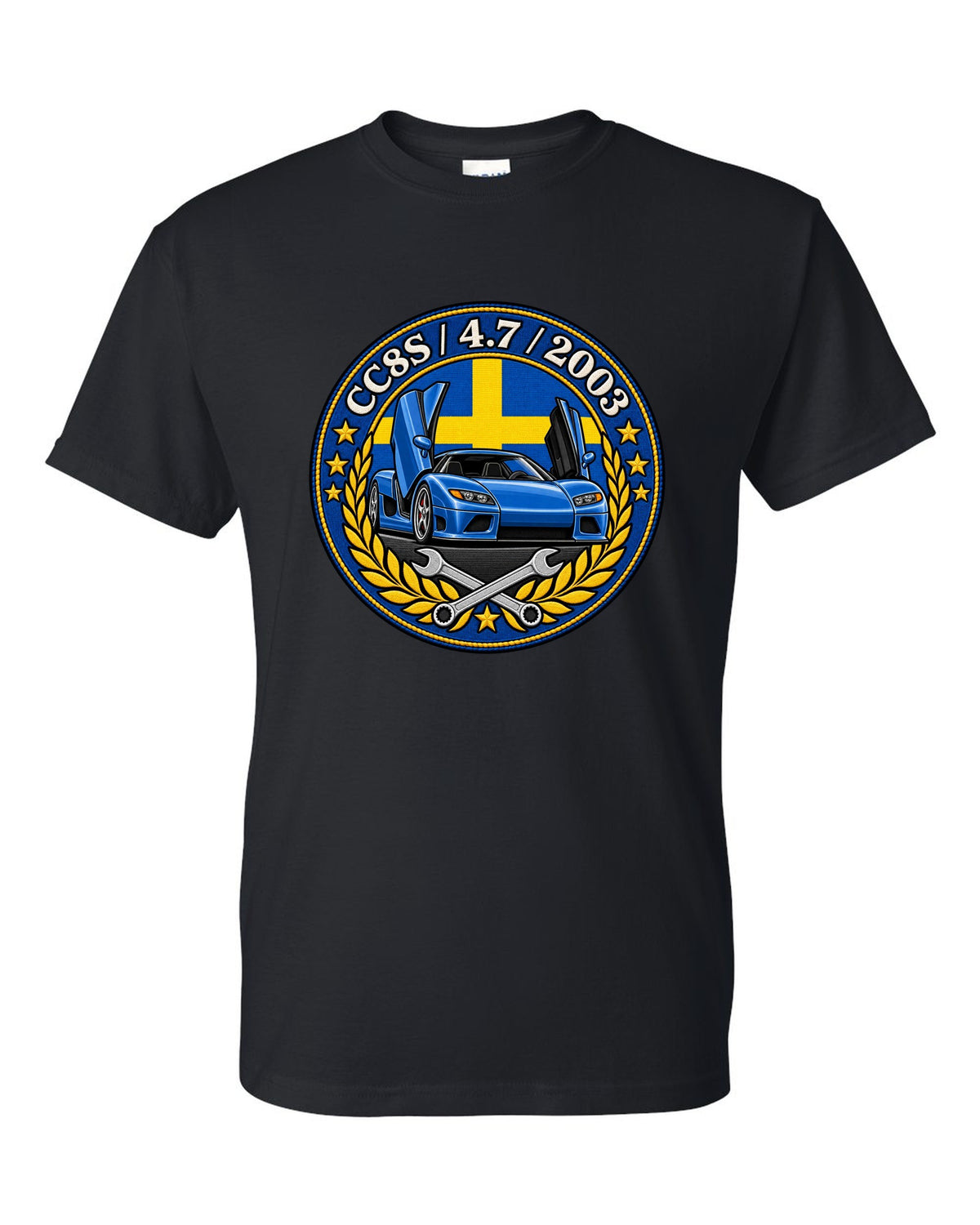 Varsity-style garage crest design for the Koenigsegg CC8S with CC8S 4.7 2003 lettering black t-shirt front view with the design