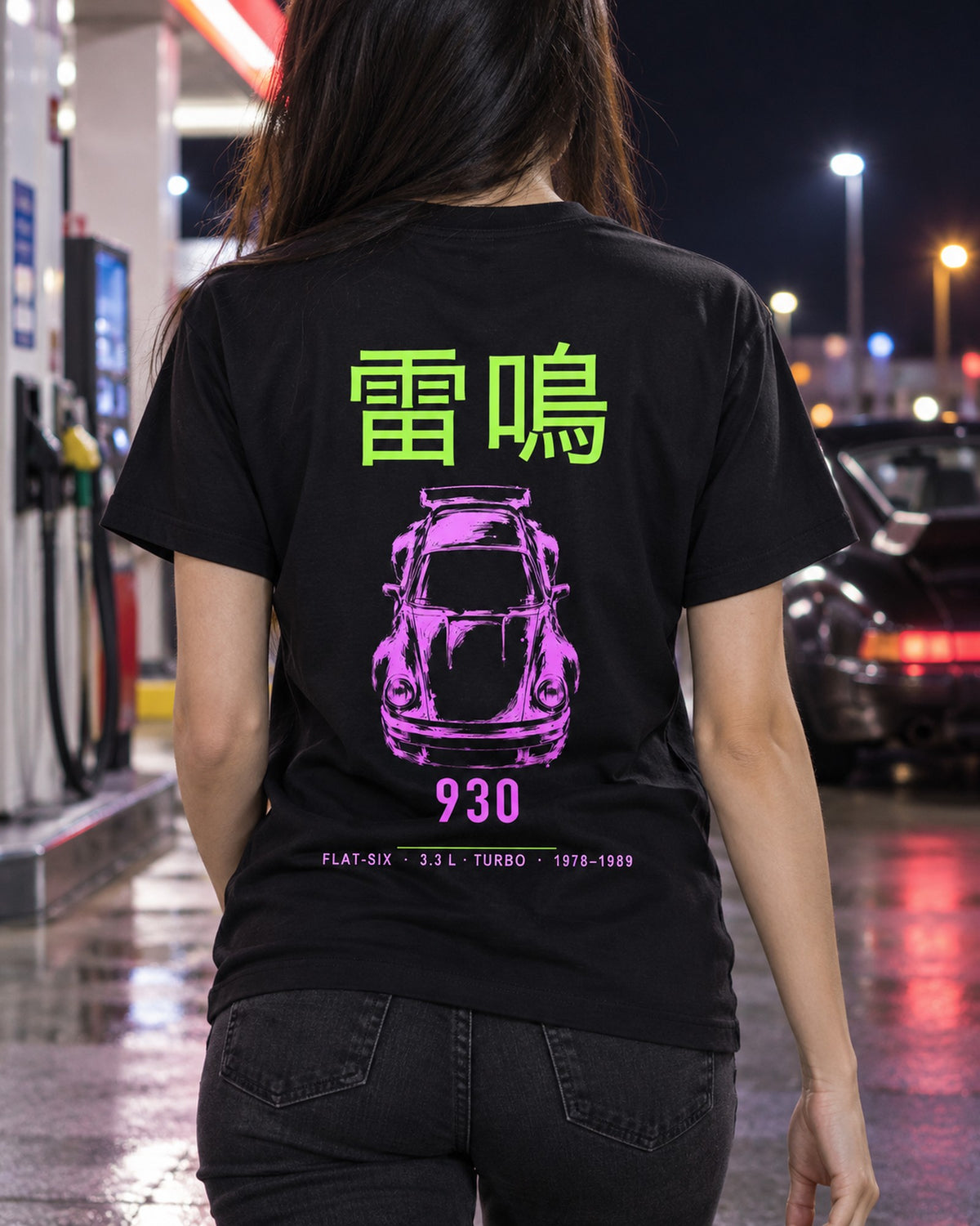 930 FLAT-SIX Full-Back Graphic Tee T-Shirt Black worn hero