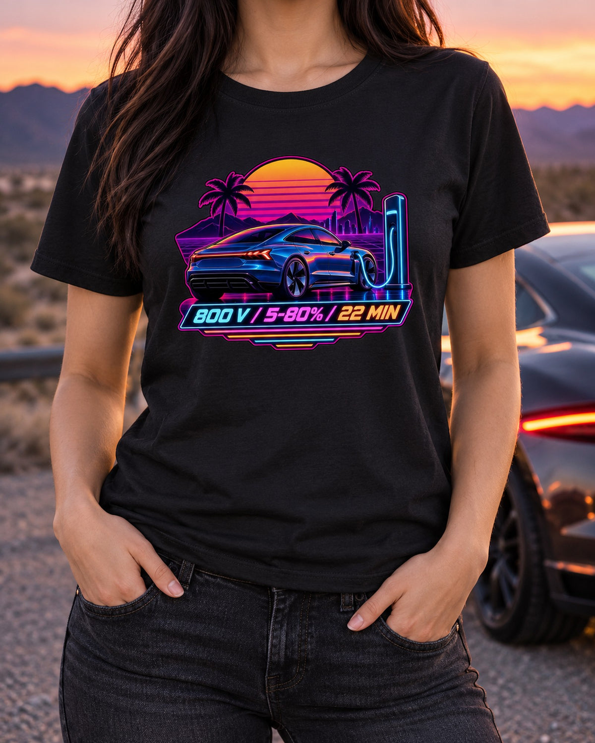 Audi e-tron GT Outrun Charging Curve Tee, 800V 5-80% T-Shirt Black worn hero