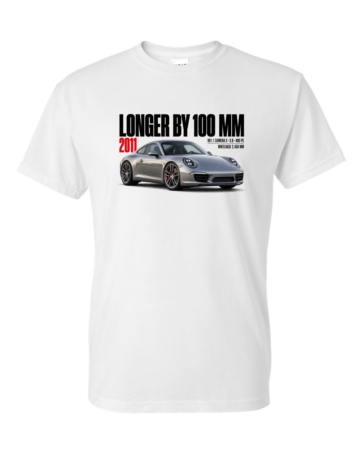 Editorial headline print of a Porsche 911 Carrera S 991.1 with longer-by-100-mm caption white t-shirt front view with the design