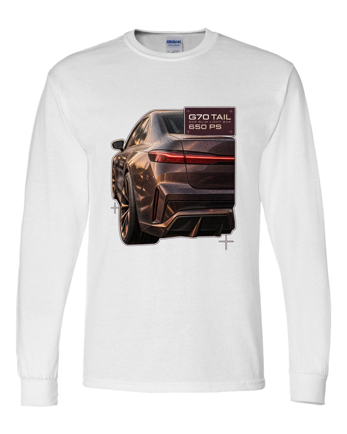 Macro print of the slim taillight bar on a BMW i7 M70 xDrive G70 white long sleeve front view with the design