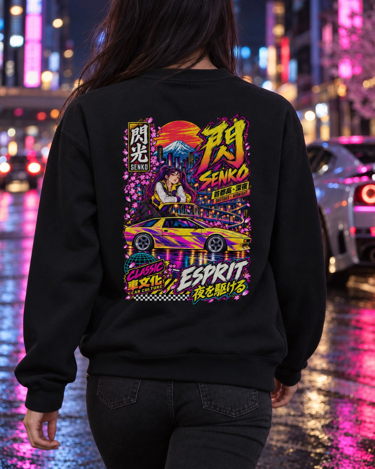 SENKO ESPRIT Anime Girl Full-Back Graphic Tee Crewneck Black worn hero